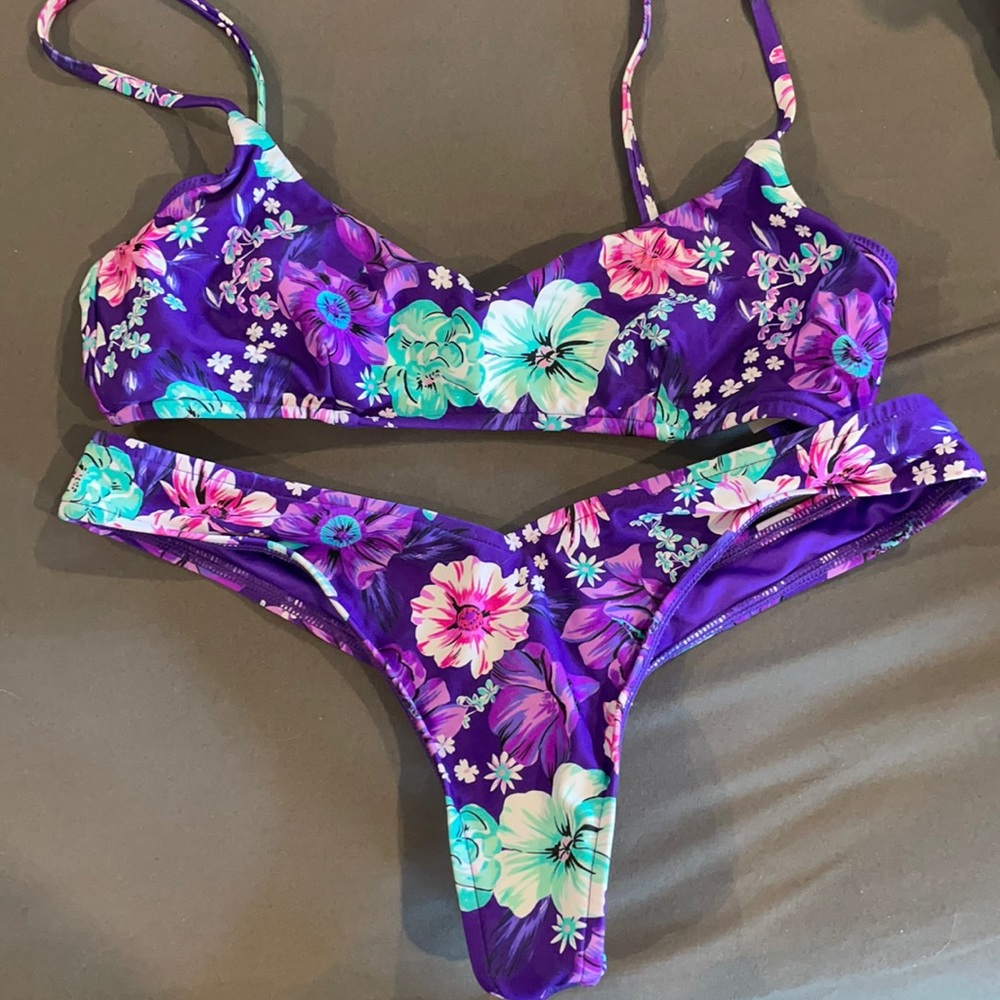 Purple floral thong bikini size med top and large bottom